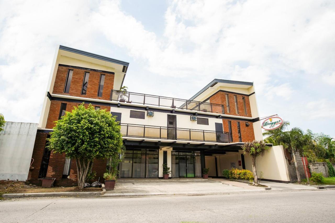 Oyo 244 Driggs Suites General Santos City Exterior photo